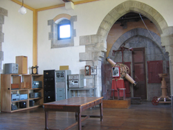 L'observatoire d'Abbadia avant son remaniement muséographique. A gauche, les instruments des années 1950 à 1970 - Crédit : Abbadia-Académie des sciences 